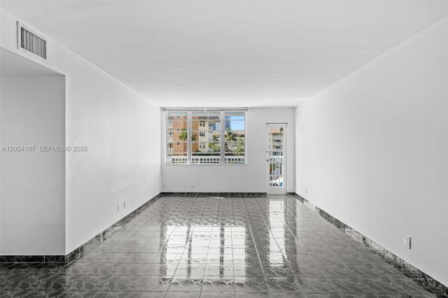 1913 S Ocean Dr 208, Hallandale Beach, FL 33009