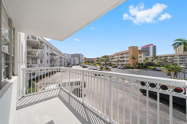 1913 S Ocean Dr 208, Hallandale Beach, FL 33009