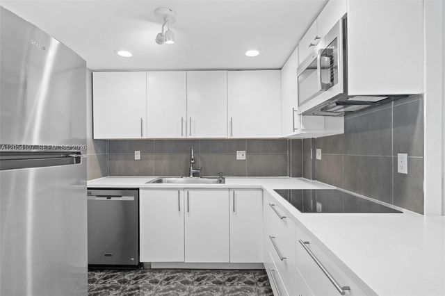 1913 S Ocean Dr 208, Hallandale Beach, FL 33009