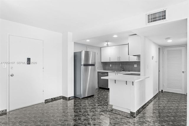 1913 S Ocean Dr 208, Hallandale Beach, FL 33009