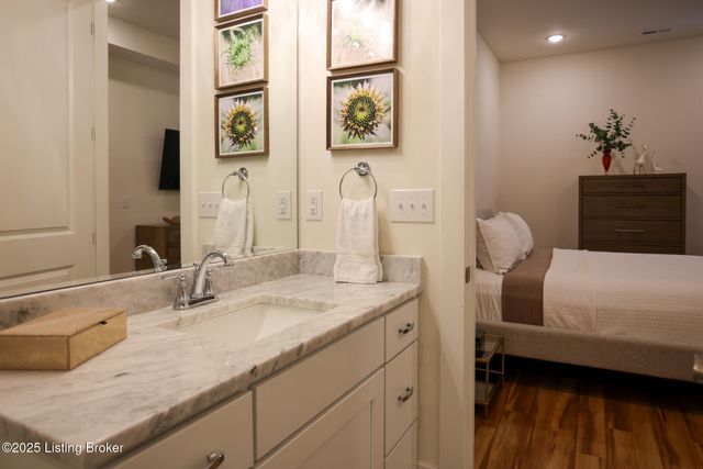 10918 Monkshood Dr 102, Prospect, KY 40059