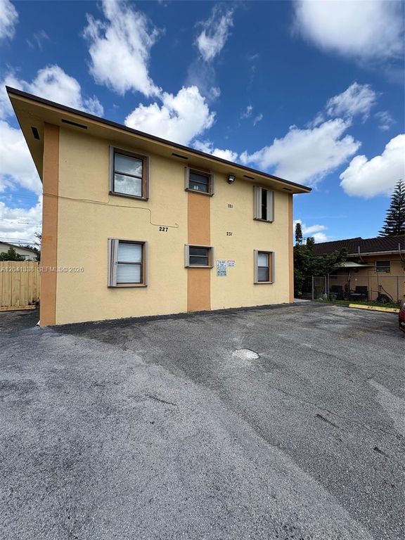 231 E 7th Street 202, Hialeah, FL 33010