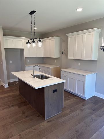 50402 Oakbrooke Drive, New Baltimore, MI 48047