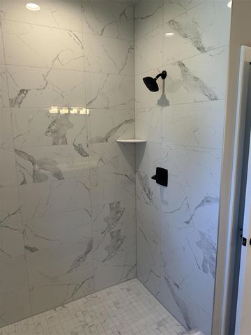 50402 Oakbrooke Drive, New Baltimore, MI 48047