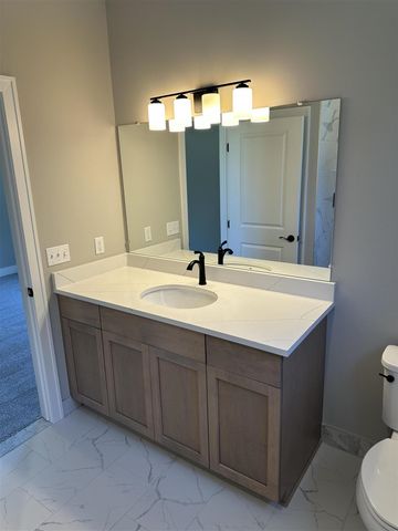 50402 Oakbrooke Drive, New Baltimore, MI 48047