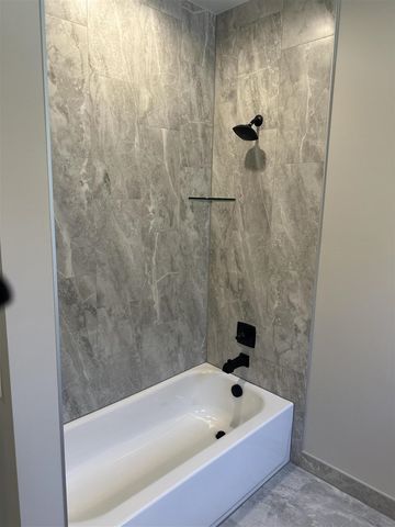 50402 Oakbrooke Drive, New Baltimore, MI 48047