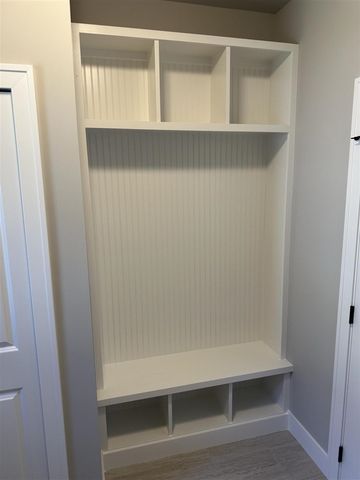 50402 Oakbrooke Drive, New Baltimore, MI 48047