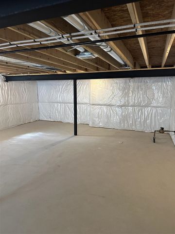 50402 Oakbrooke Drive, New Baltimore, MI 48047