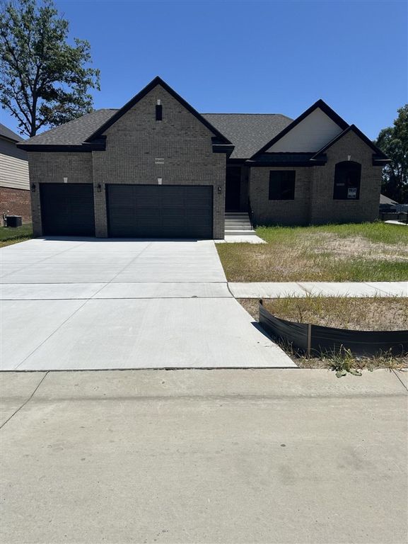 50402 Oakbrooke Drive, New Baltimore, MI 48047