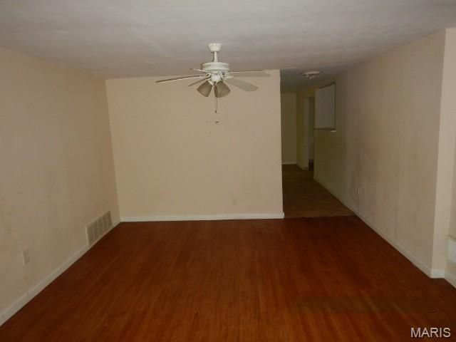 10234 Count Drive, St Louis, MO 63136
