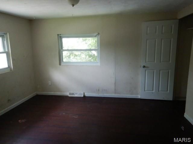 10234 Count Drive, St Louis, MO 63136