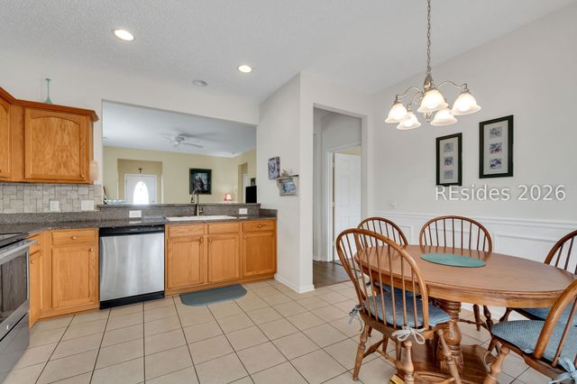 16 Plum Ct, Bluffton, SC 29909