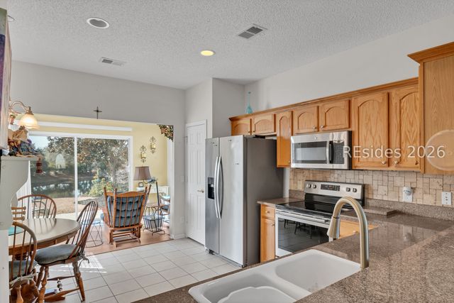 16 Plum Ct, Bluffton, SC 29909