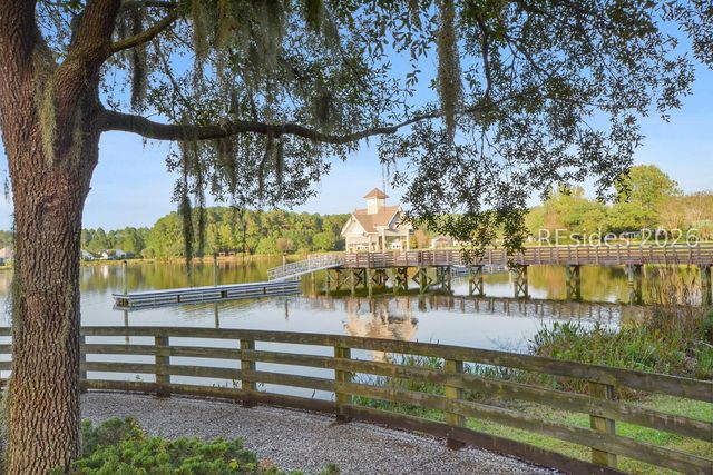 16 Plum Ct, Bluffton, SC 29909