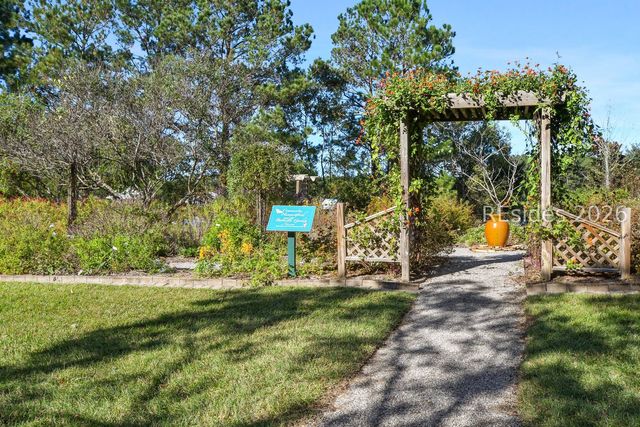 16 Plum Ct, Bluffton, SC 29909