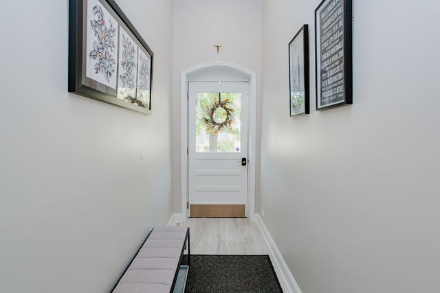 11 Rienzi Lane, Highwood, IL 60040