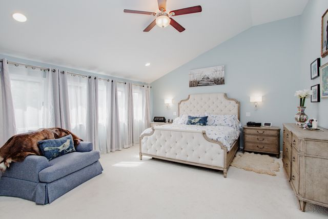 11 Rienzi Lane, Highwood, IL 60040