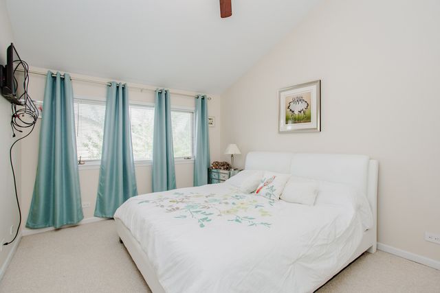 11 Rienzi Lane, Highwood, IL 60040