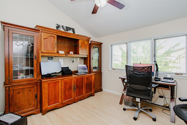 11 Rienzi Lane, Highwood, IL 60040