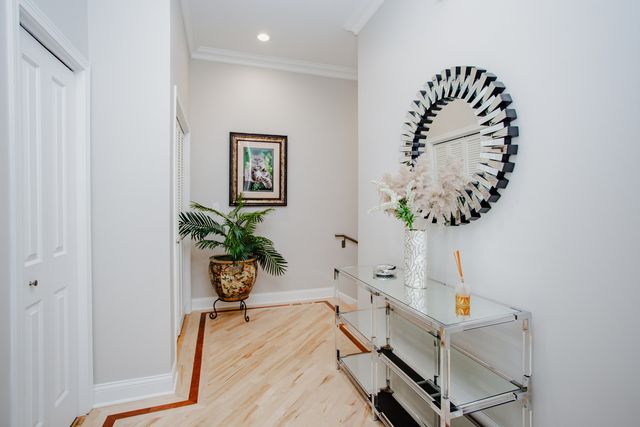 11 Rienzi Lane, Highwood, IL 60040