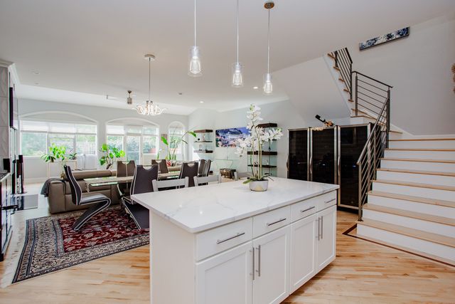 11 Rienzi Lane, Highwood, IL 60040