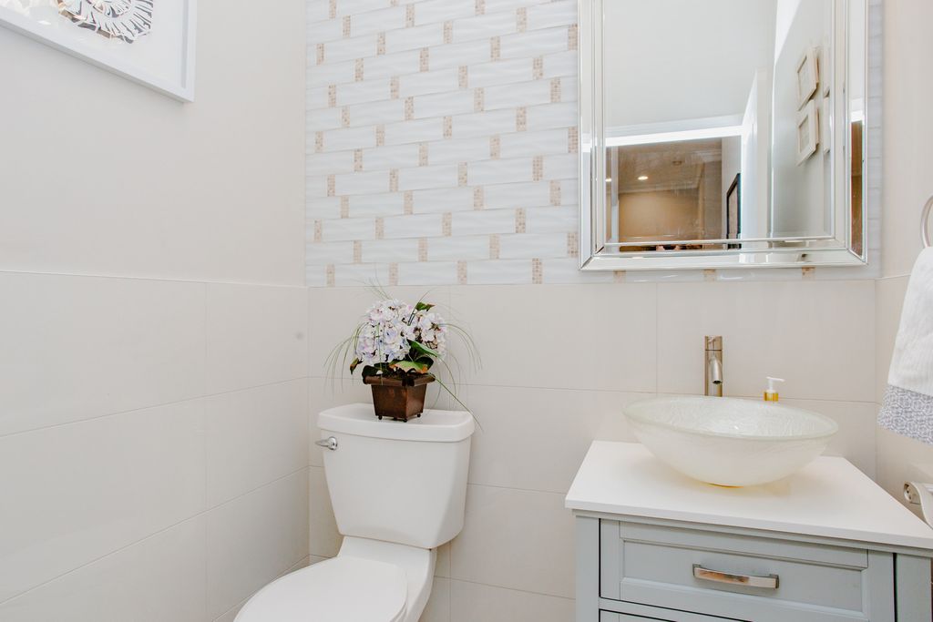 11 Rienzi Lane, Highwood, IL 60040 — photo 4