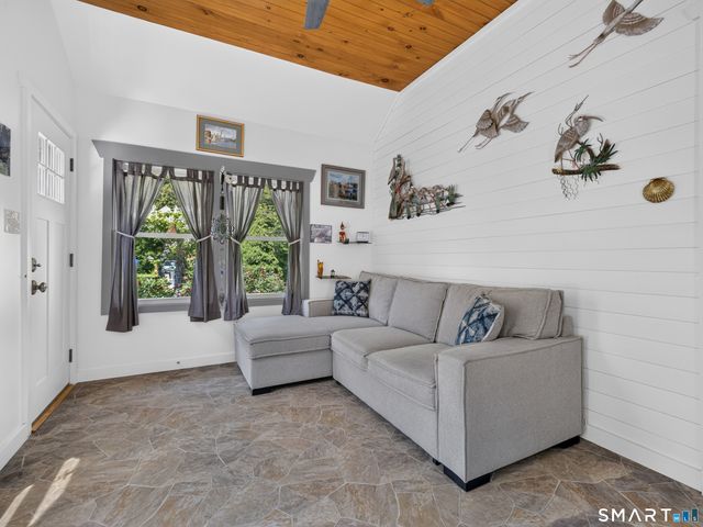 4 Stevens Avenue, Ledyard, CT 06339
