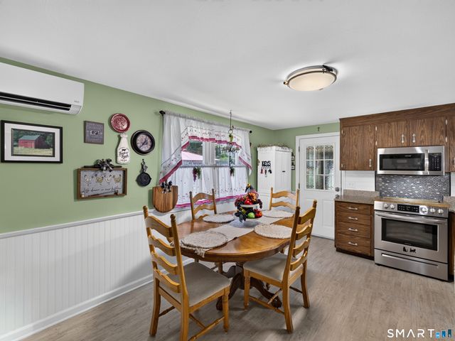 4 Stevens Avenue, Ledyard, CT 06339