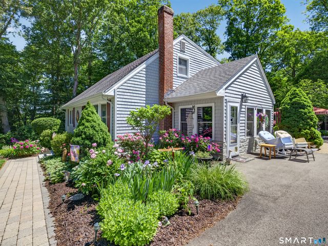 4 Stevens Avenue, Ledyard, CT 06339
