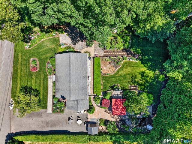 4 Stevens Avenue, Ledyard, CT 06339