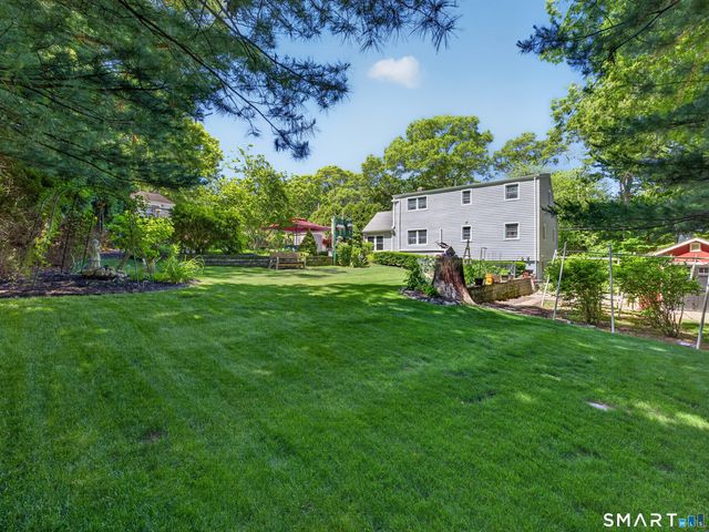 4 Stevens Avenue, Ledyard, CT 06339