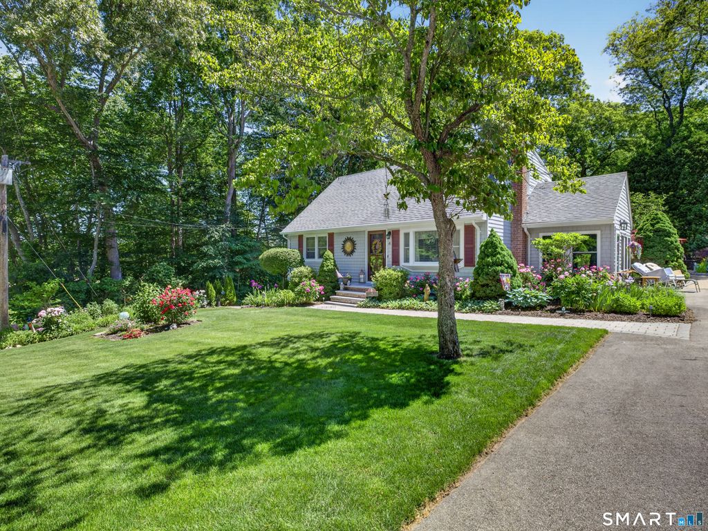 4 Stevens Avenue, Ledyard, CT 06339