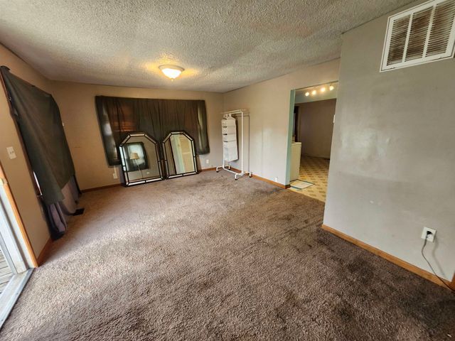 4223 W Zoo Blvd, Wichita, KS 67212