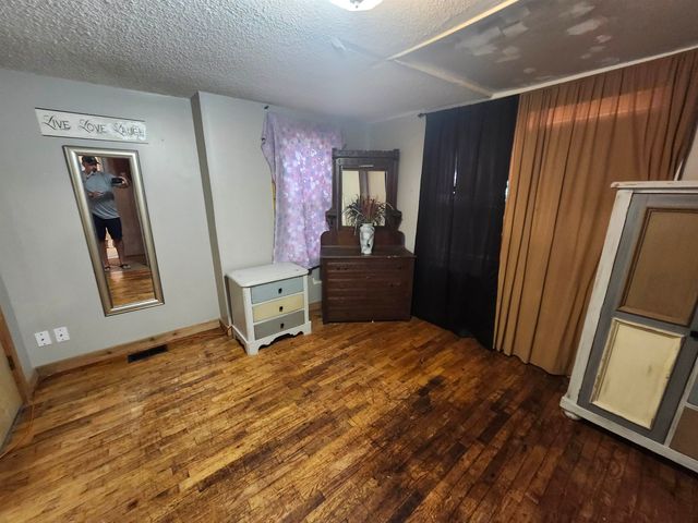 4223 W Zoo Blvd, Wichita, KS 67212