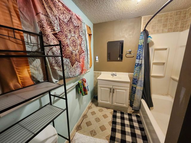 4223 W Zoo Blvd, Wichita, KS 67212