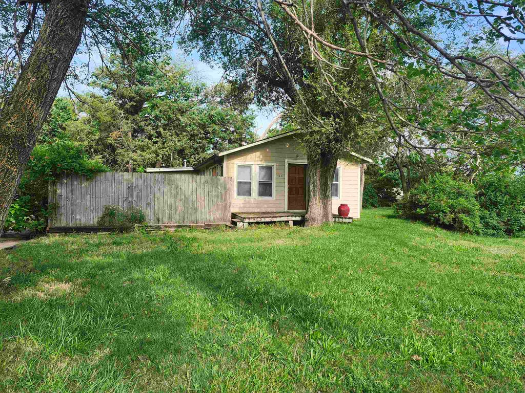 4223 W Zoo Blvd, Wichita, KS 67212