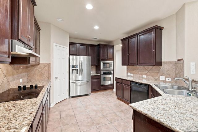 128 RUNNING BRK, Cibolo, TX 78108