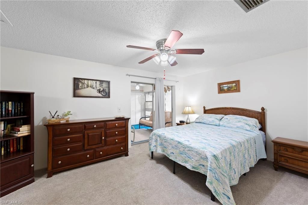 Image 17 of property listing at 4706 4th PL 15, Cape Coral, FL 33904