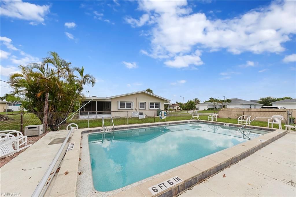 Image 24 of property listing at 4706 4th PL 15, Cape Coral, FL 33904