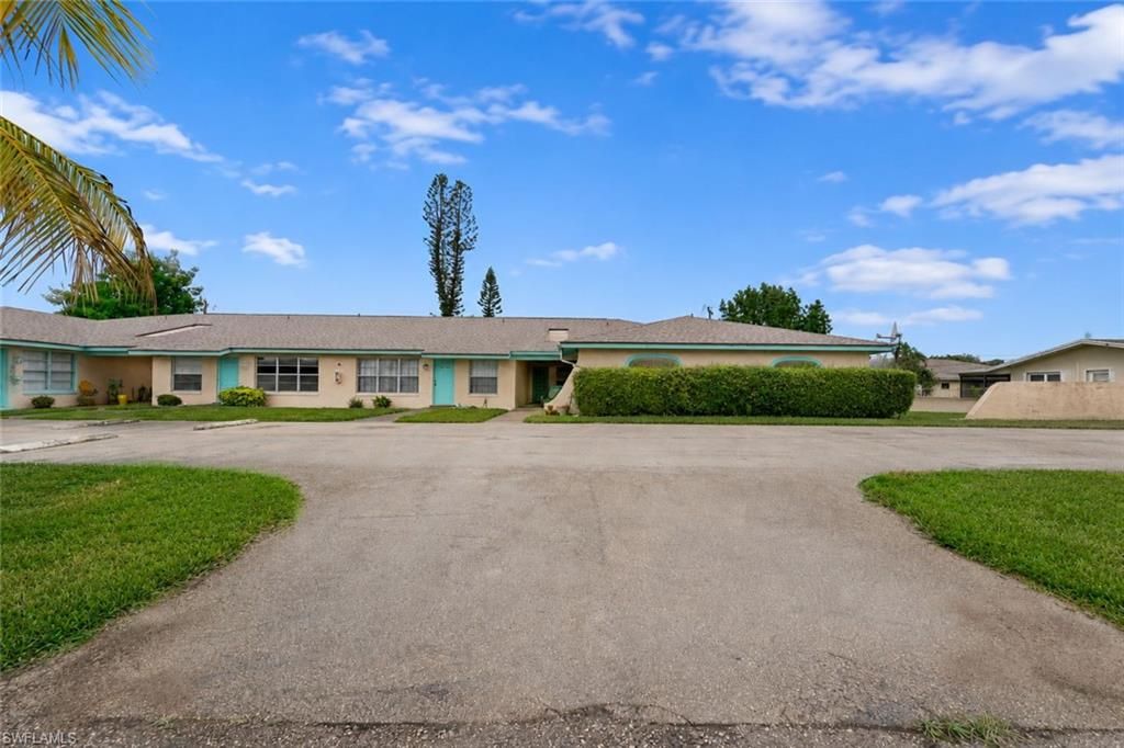 Image 27 of property listing at 4706 4th PL 15, Cape Coral, FL 33904