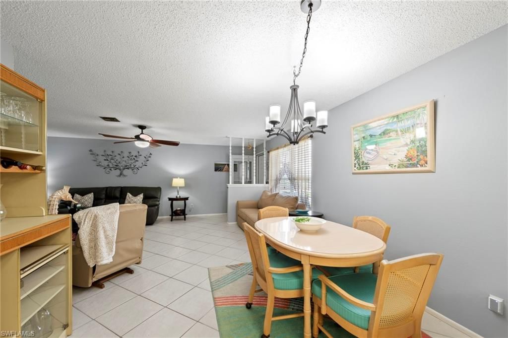 Image 9 of property listing at 4706 4th PL 15, Cape Coral, FL 33904
