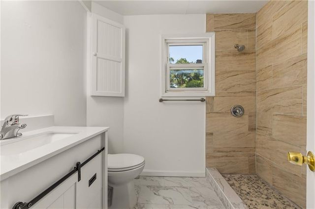 6010 Kenwood Avenue, Kansas City, MO 64110