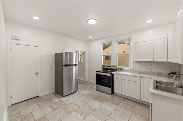 6010 Kenwood Avenue, Kansas City, MO 64110