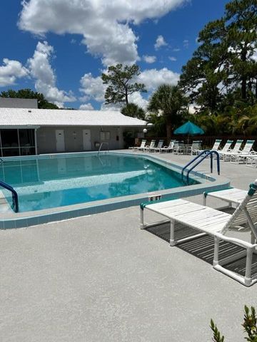 301 SE Castle Court, Port St. Lucie, Port St Lucie, FL 34952