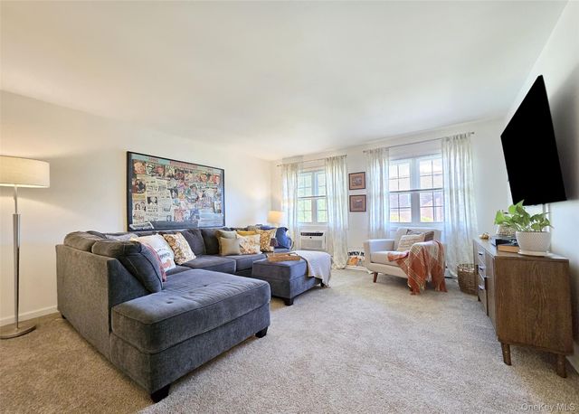 460 Old Town Road 27 P, Port Jefferson Station, NY 11776
