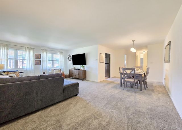 460 Old Town Road 27 P, Port Jefferson Station, NY 11776