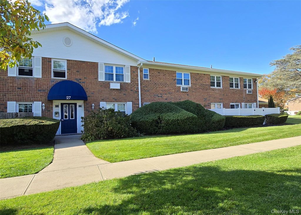 460 Old Town Road 27 P, Port Jefferson Station, NY 11776