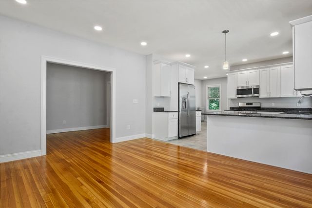 91 Verndale Street 1, Brookline, MA 02446