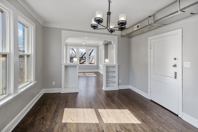 6633 S Campbell Avenue, Chicago, IL 60629