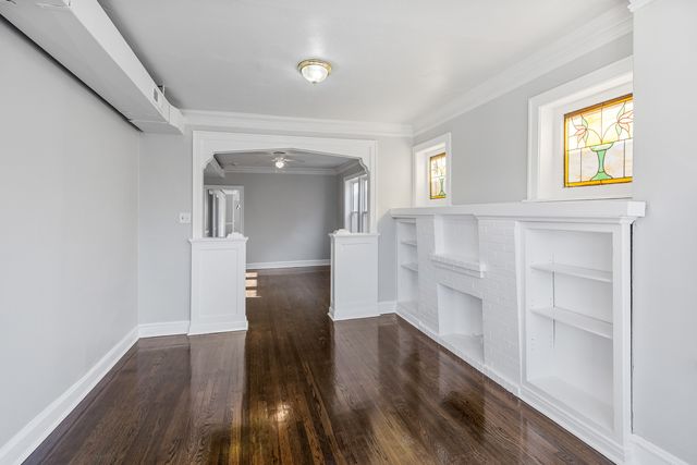 6633 S Campbell Avenue, Chicago, IL 60629